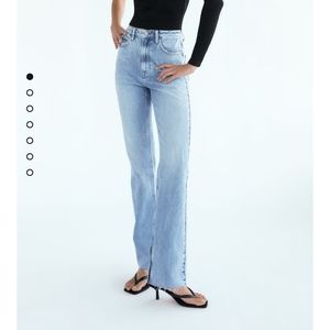 Zara Highrise Slim Flare Jeans Lightwash